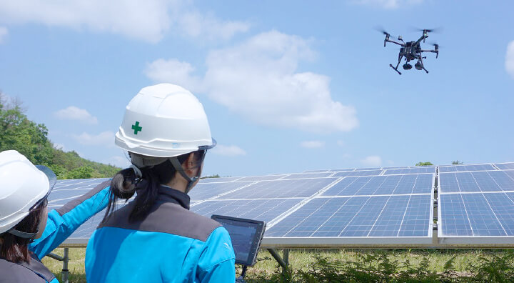 ドローンによる太陽光発電所の効率的・安全な点検サービスを提供します。